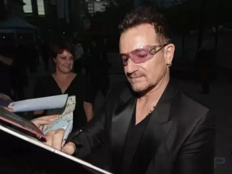 Bono, el cantante de U2 unas Emporio